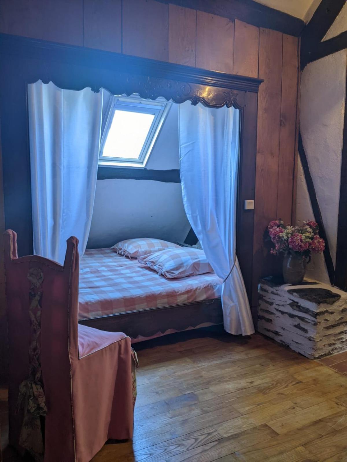 Chambre D'Hotes Saint Jacob Relais De Chasse Du XVIII Siecle Les Fougerêts エクステリア 写真